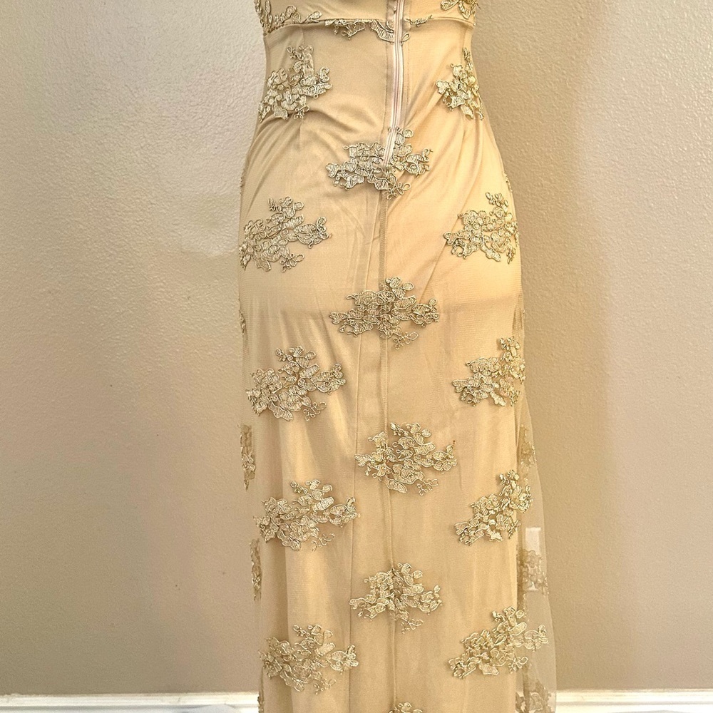 Elegant Windsor Cream Lace Gown NWT - Picture 2 of 10